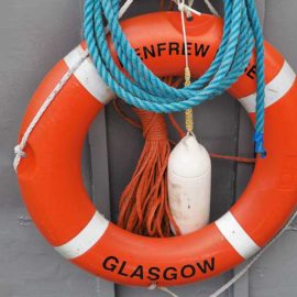 Rettungsring auf Fähre nach Cromarty